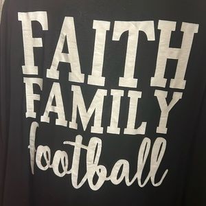 Quarter sleeve light weight top